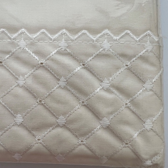 Vintage Lady Pepperell Sheet Luxury 200 Percale Embroidery Twin Flat NEW 1990s - Picture 4 of 8